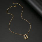 Collar con colgante de montaña oro