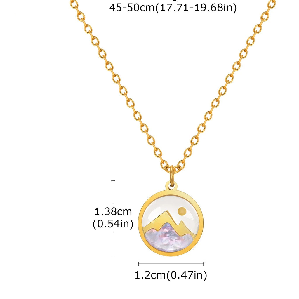 Collar con Colgante de Montaña y Luna