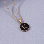 Collar con colgante de inicial de color k