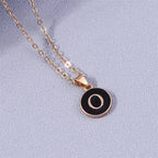 Collar con colgante de inicial de color o