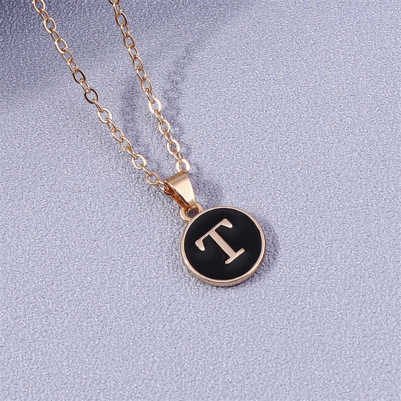 Collar con colgante de inicial de color t