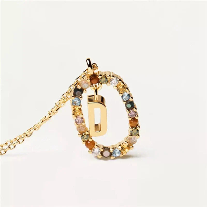Collar con colgante ovalado inicial d
