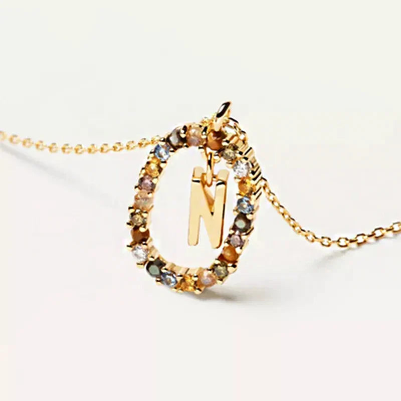 Collar con colgante ovalado inicial n