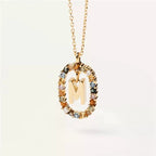 Collar con colgante ovalado inicial m