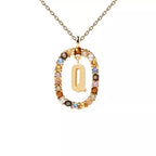 Collar con colgante ovalado inicial q