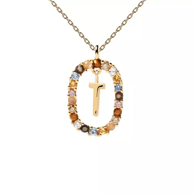 Collar con colgante ovalado inicial t