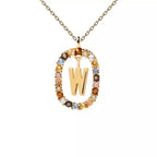 Collar con colgante ovalado inicial w