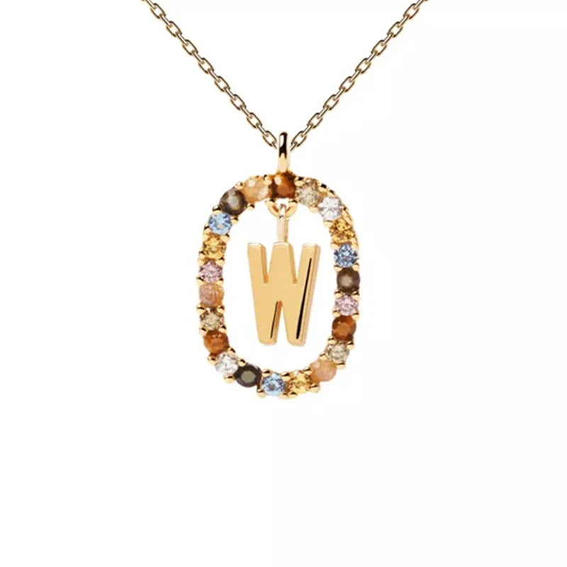 Collar con colgante ovalado inicial w