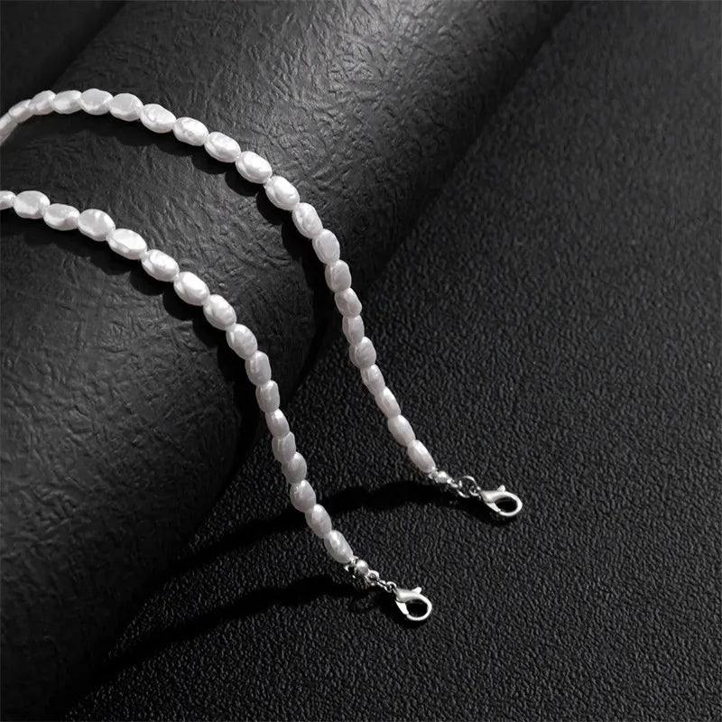 Collar con colgante de perla ovalada