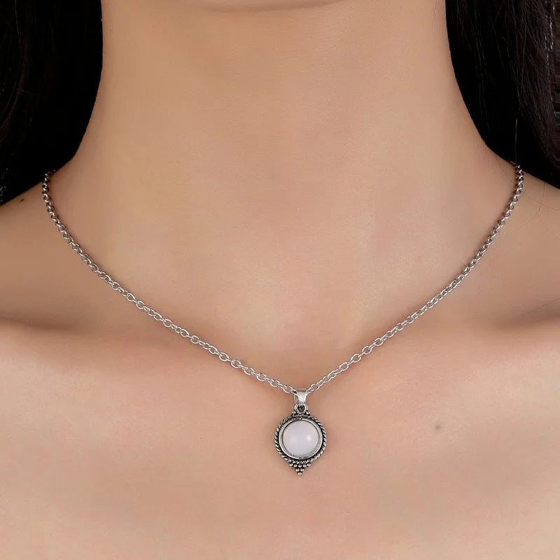 Collar con Colgante de Piedra de Luna Estilo Vintage