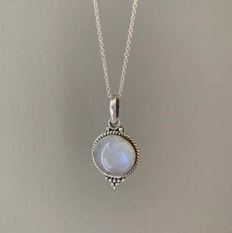 Collar con colgante piedra de luna estilo vintage 