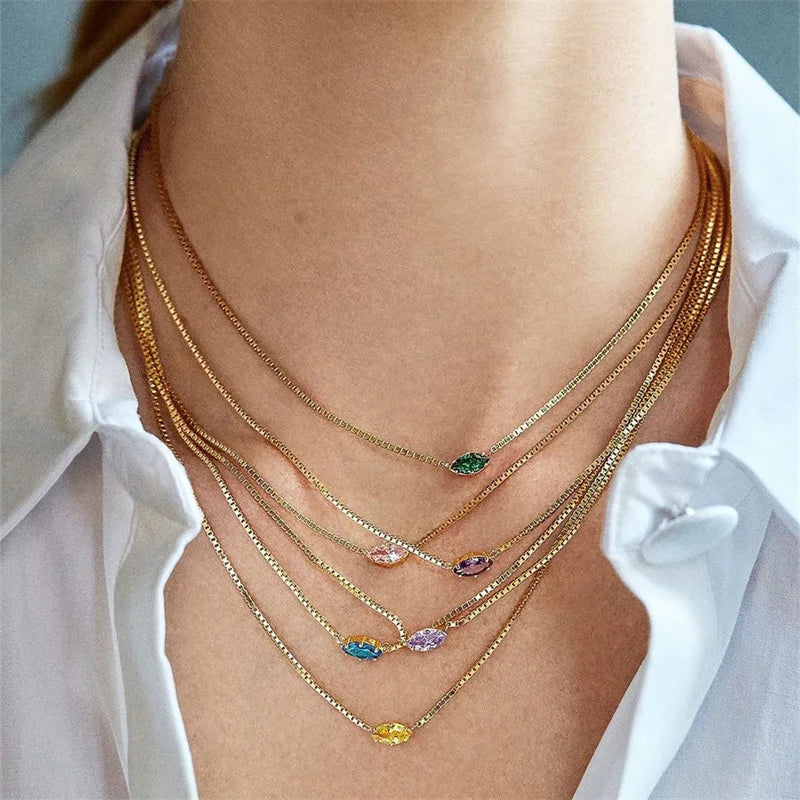 Collar con colgante de piedra de nacimiento con forma de ojo