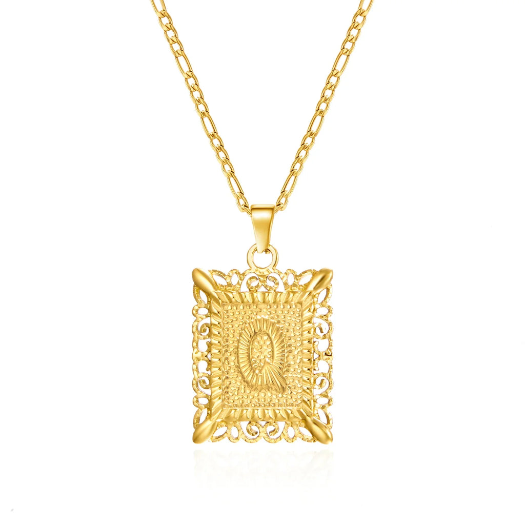 Collar con colgante rectangular con inicial q