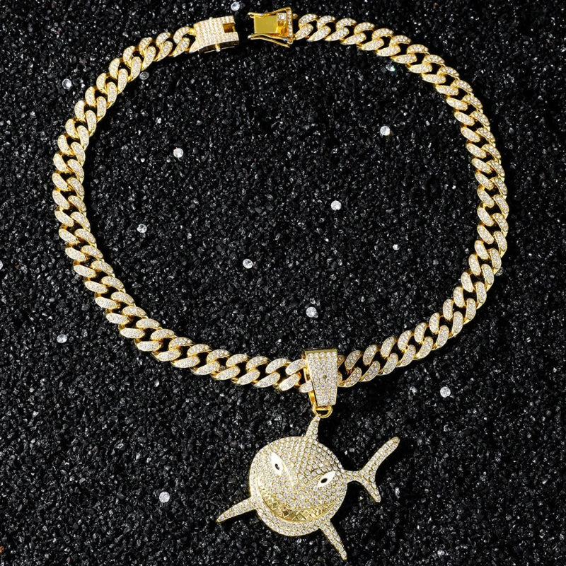 Collar con Colgante de Tiburón en Strass dorado