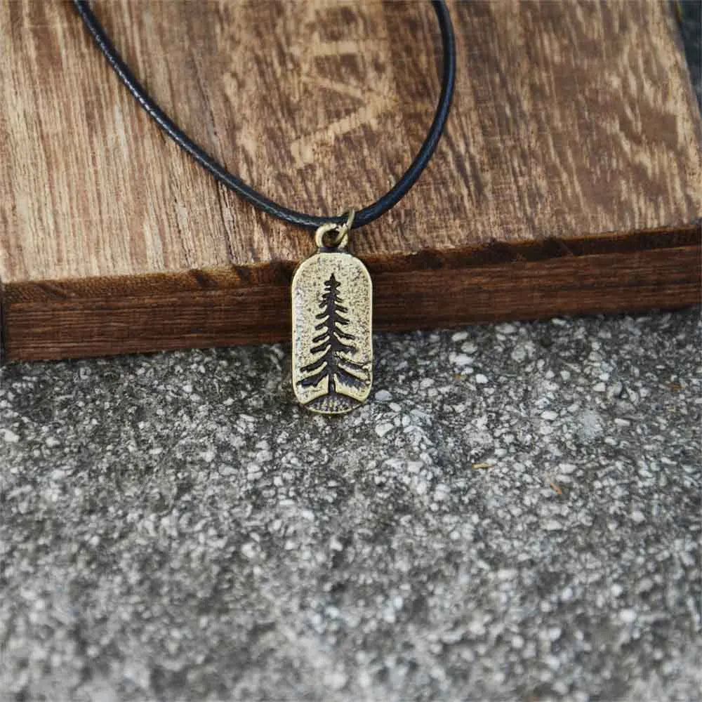 Collar con Colgante de Árbol de Navidad de oro