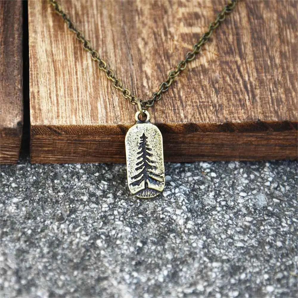 Collar con Colgante de Árbol de Navidad de oro