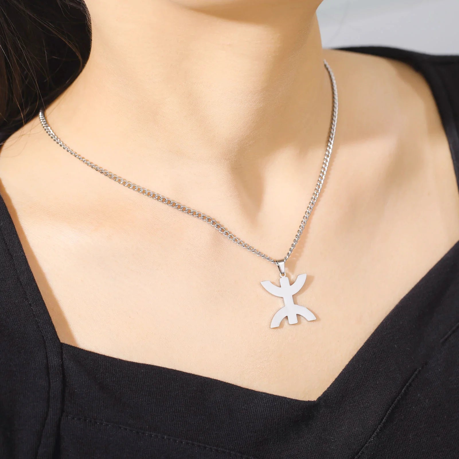 Collar con colgante simbólico bereber "yaz" árabe para mujer plata