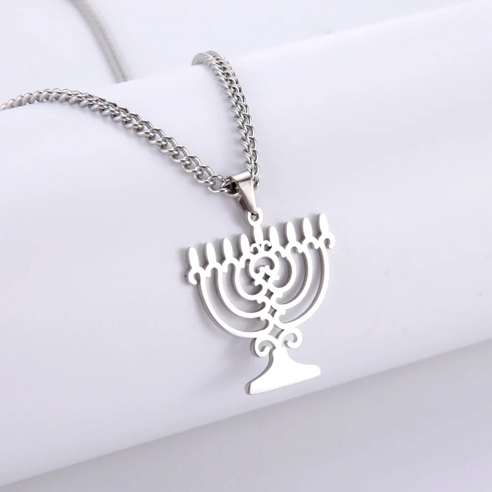 Collar con colgante simbólico judío Menorah