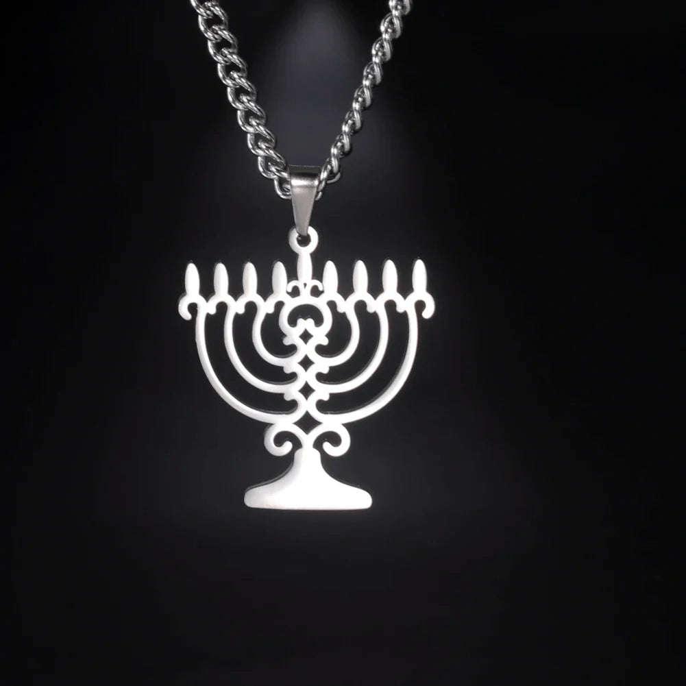 Collar con colgante simbólico judío Menorah
