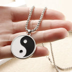 Collar con Colgante Yin Yang Negro y Blanco