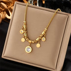 Collar con colgantes de circonio