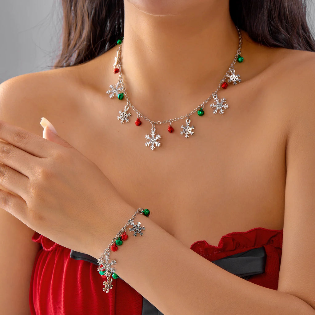 Collar con Colgantes de Copos de Nieve y Bolas de Navidad