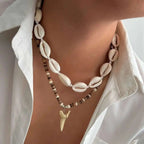 Lote de 2 collares bohemios de conchas y colgante de diente de tiburón blanco