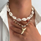 Lote de 2 collares bohemios de conchas y colgante de diente de tiburón blanco