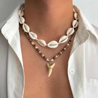 Lote de 2 collares bohemios de conchas y colgante de diente de tiburón blanco