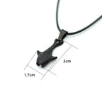 Collar de cordón con colgante de tiburón