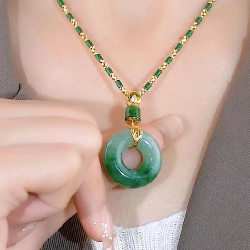 Collar de Paz y Bendición en Jade Hetian 