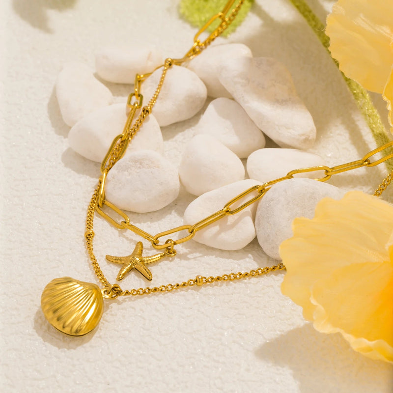 Collar de Doble Vuelta con Colgantes de Conchas Vieira y Estrella de Mar
