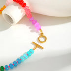 Collar con colgante de arcoíris y perlas