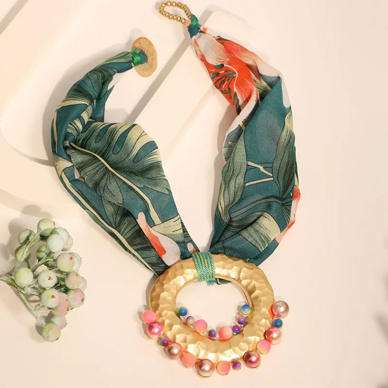 Collar de Tela con Colgante Bohemio Chic verde