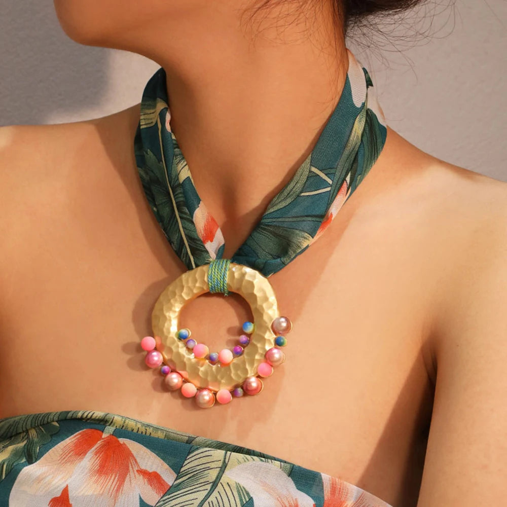 Collar de Tela con Colgante Bohemio Chic verde
