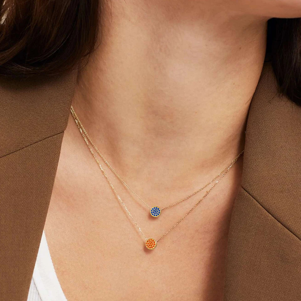 Collar y colgante con pequeña piedra de nacimiento redonda