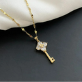 Collar con colgante de llave con strass