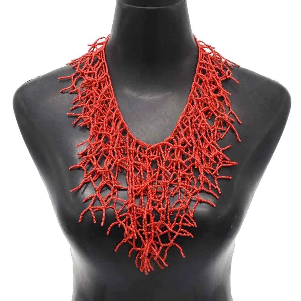 Collar y colgante babero coral rojo
