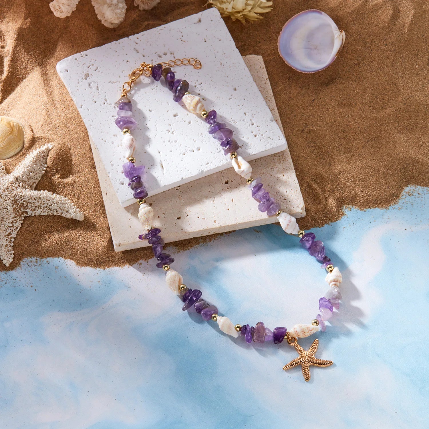 Collar y su colgante con forma de concha para mujer violeta