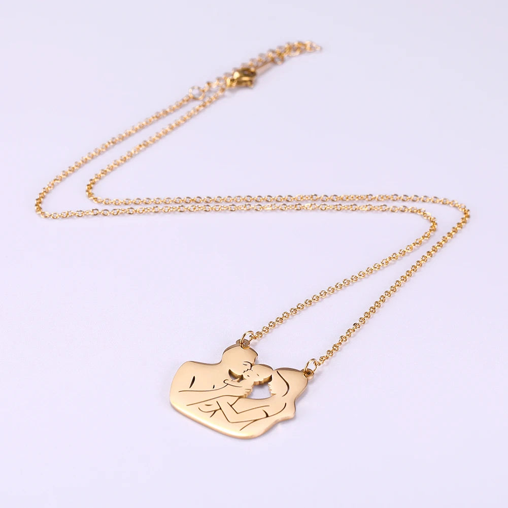 Collar y su colgante "Mamá, papá y bebé"