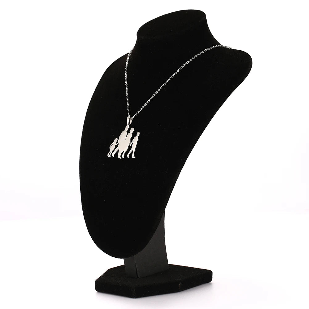 Collar y su colgante "Mamá, papá, hijo e hija"