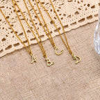 Collar para mujer con colgante inicial letra y corazón