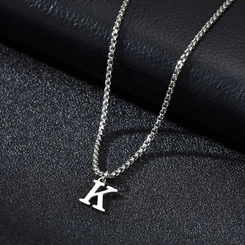 Collar para hombre con colgante inicial k