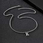 Collar para hombre con colgante inicial