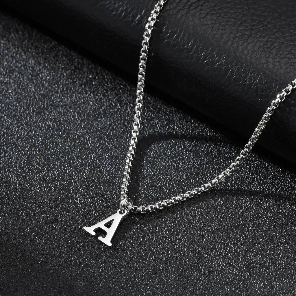 Collar para hombre con colgante inicial a