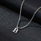 Collar para hombre con colgante inicial b