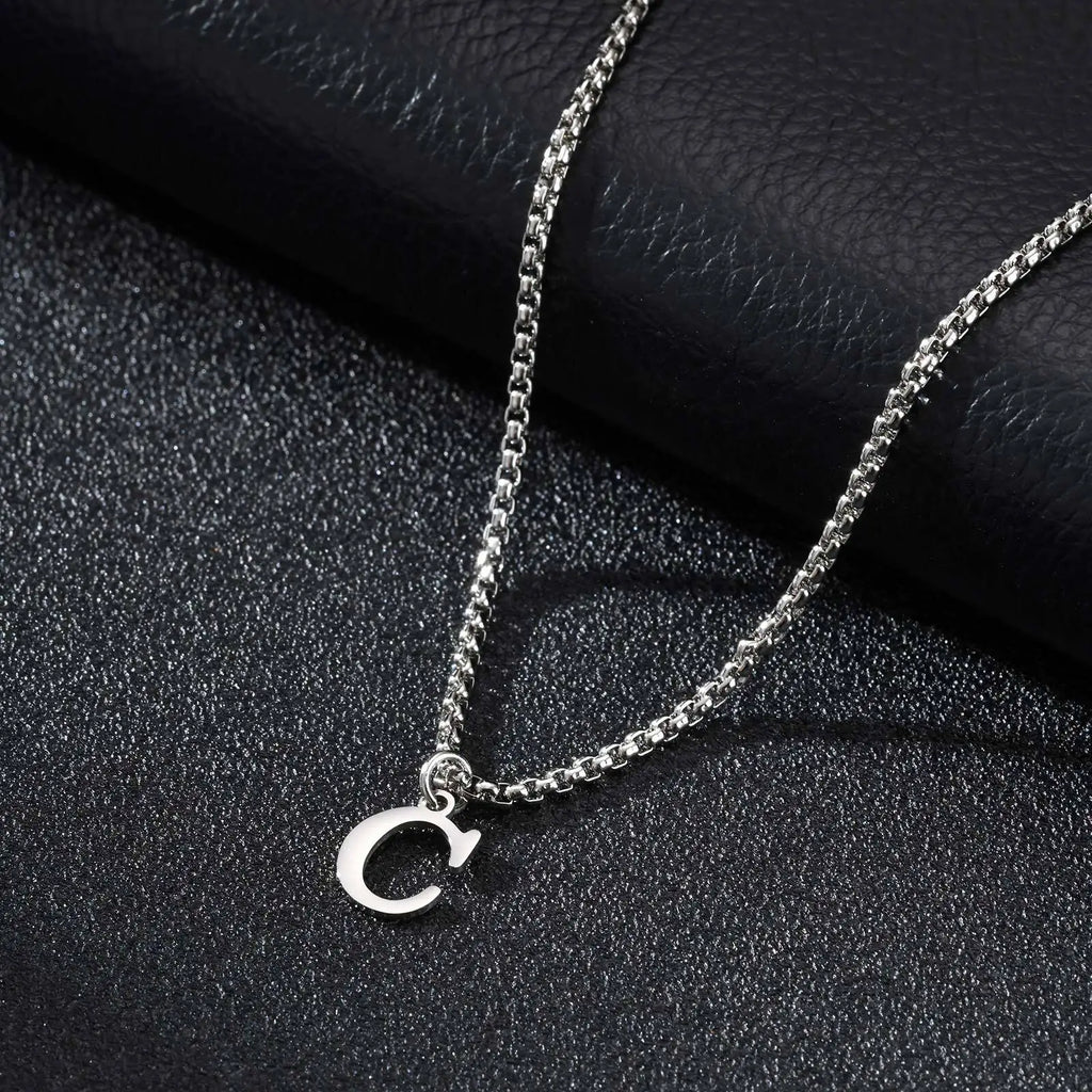 Collar para hombre con colgante inicial c