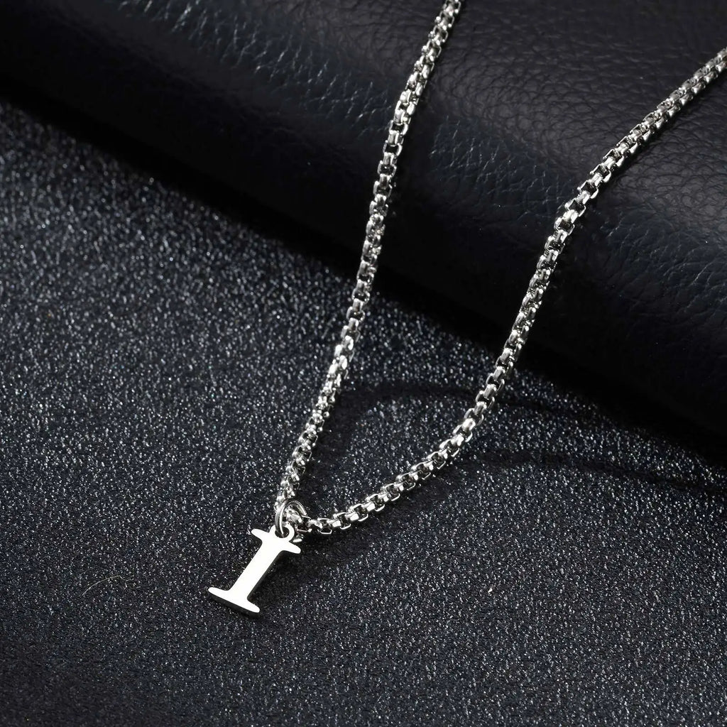 Collar para hombre con colgante inicial i