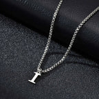 Collar para hombre con colgante inicial i