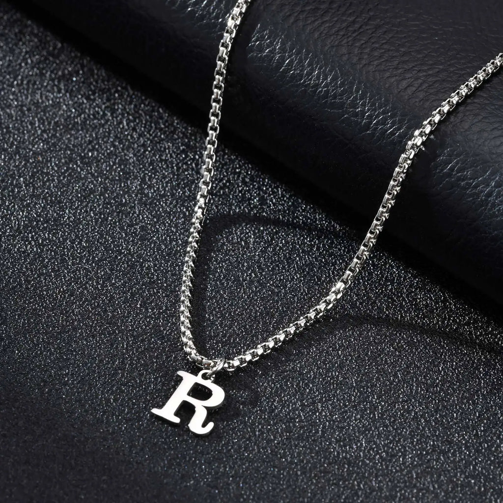 Collar para hombre con colgante inicial r